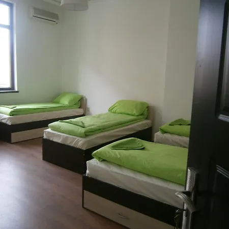Ivory Tower بيت شباب *