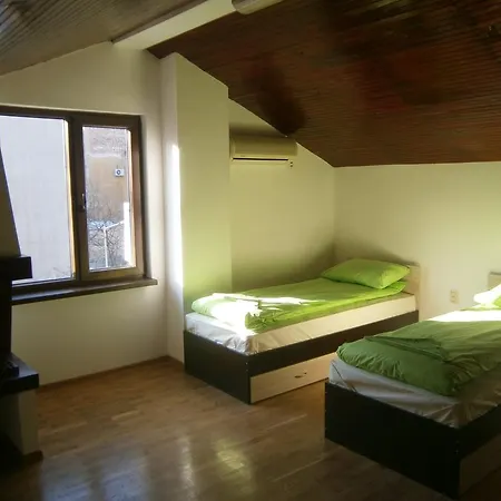 بيت شباب Ivory Tower *