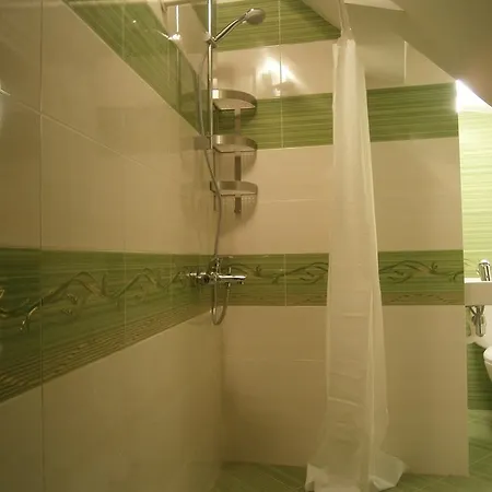 بيت شباب Ivory Tower